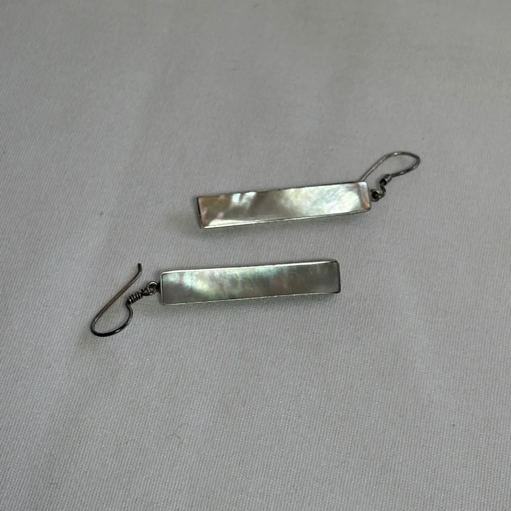Elegant Sterling and Mother of Pearl Earrings - Picture 3 of 4